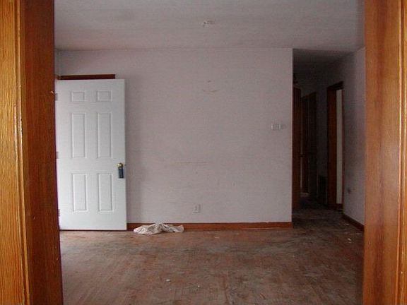 2nd image of 1561 Stoney Mountain Rd