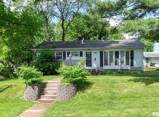 1811 33rd St, Moline, IL 61265