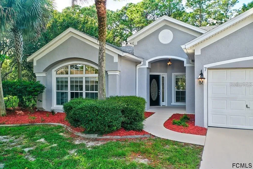4 bed, 3.0 bath, 2466 sqft, $3,200 — Photo 1
