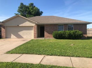 949 N Windermere Dr, Moore, OK 73160