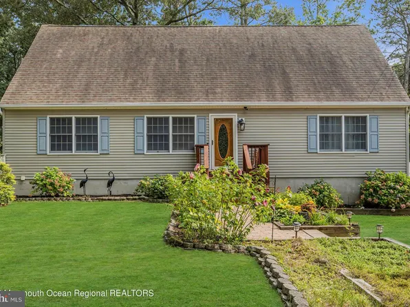 59 Willow St, Waretown, NJ 08758