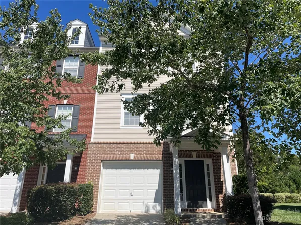 9768 Walkers Glen Dr, Concord, NC 28027