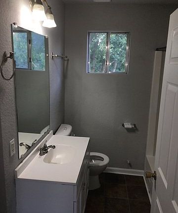 5th image of 1410 W French Pl