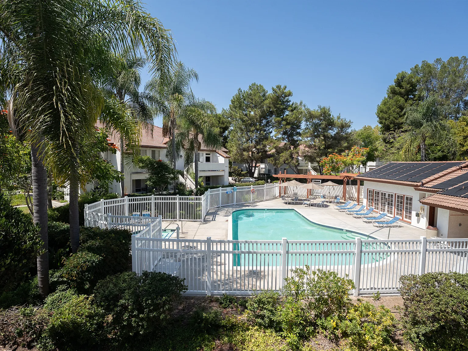 3 bed, 1110 sqft, $3,000 — Photo 4