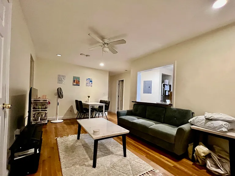 62 Egmont St #3 — Photo 2