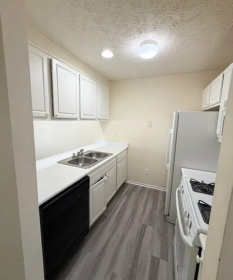 6722 Lagrange Dr — Photo 25
