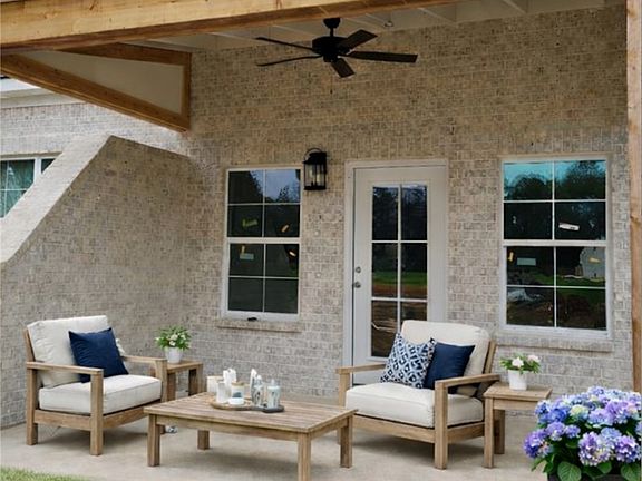 2nd image of 511 Cloverdale Dr