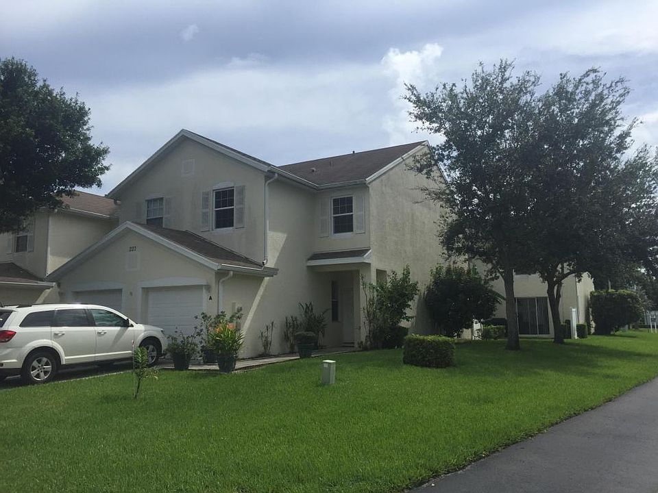 1st image of 227 Foxtail Dr APT A