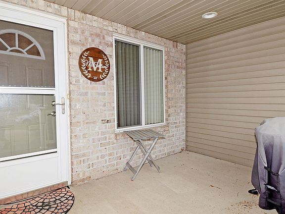 3rd image of 336 Lauren Ln