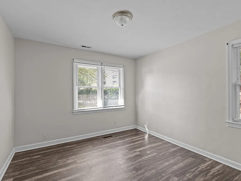 1708 W 48th St — Photo 12