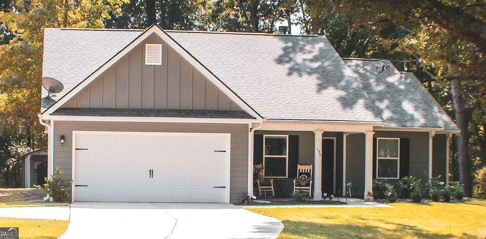 1st image of 190 Pecan St