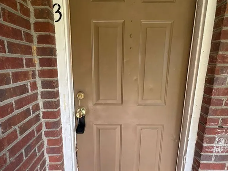 295 Homer Rd — Photo 1