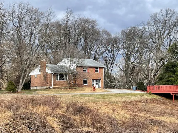 9828 Magledt Rd, Baltimore, MD 21234