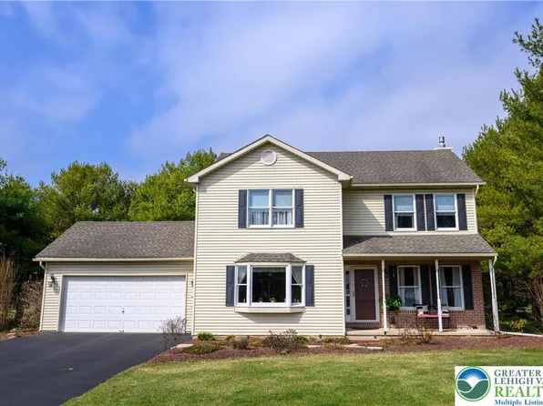 2581 Prince Dr, Coplay, PA 18037