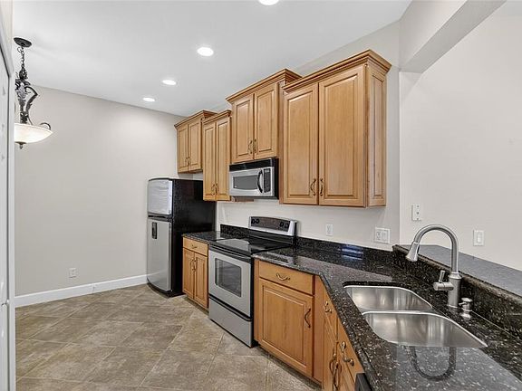 2nd image of 210 Shell Falls Dr