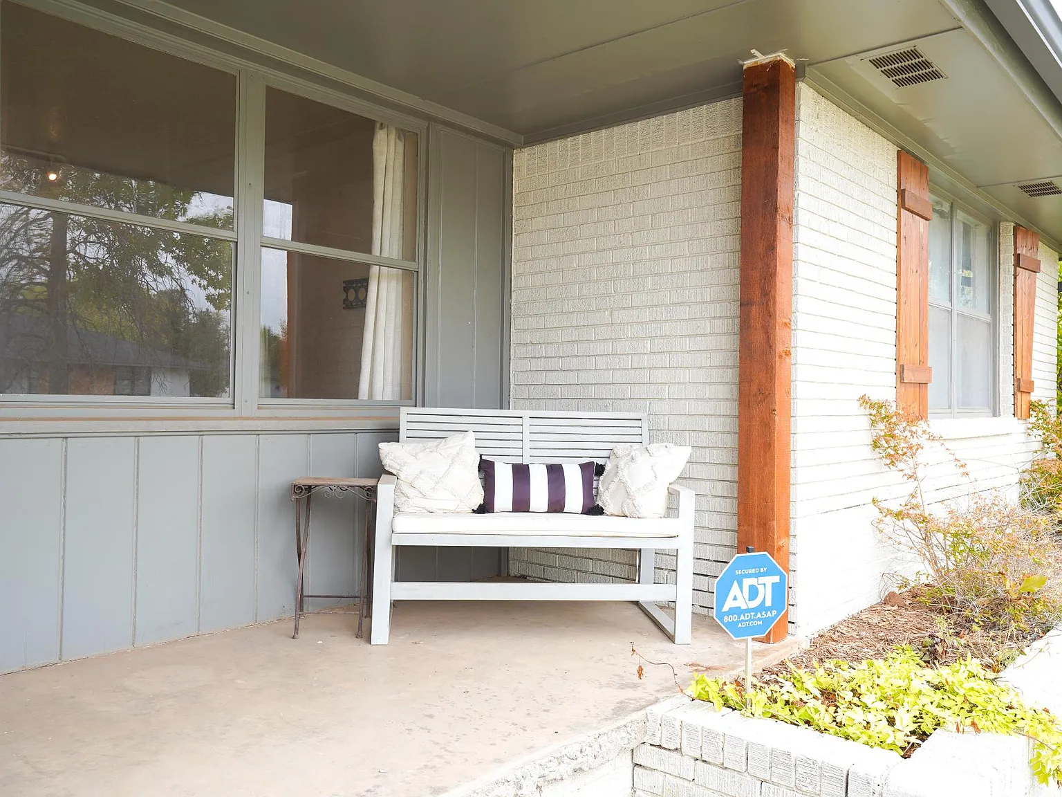 3 bed, 1.5 bath, 1146 sqft, $1,500 — Photo 3