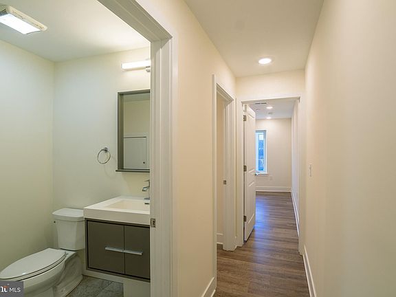 5th image of 2444 Frankford Ave #B