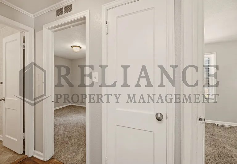 1126 S Silverdale Ct — Photo 31