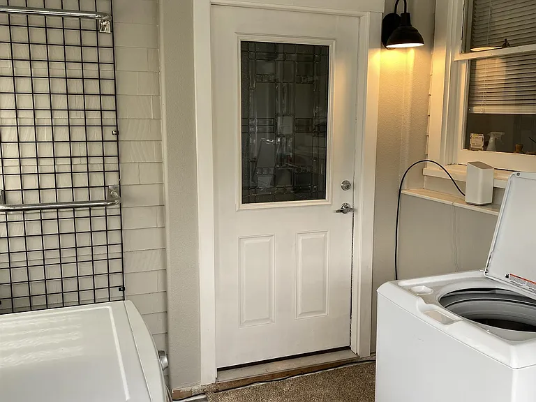 327 Bonfoy Ave #201 — Photo 5
