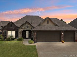 7513 E 82nd Pl N, Owasso, OK 74055