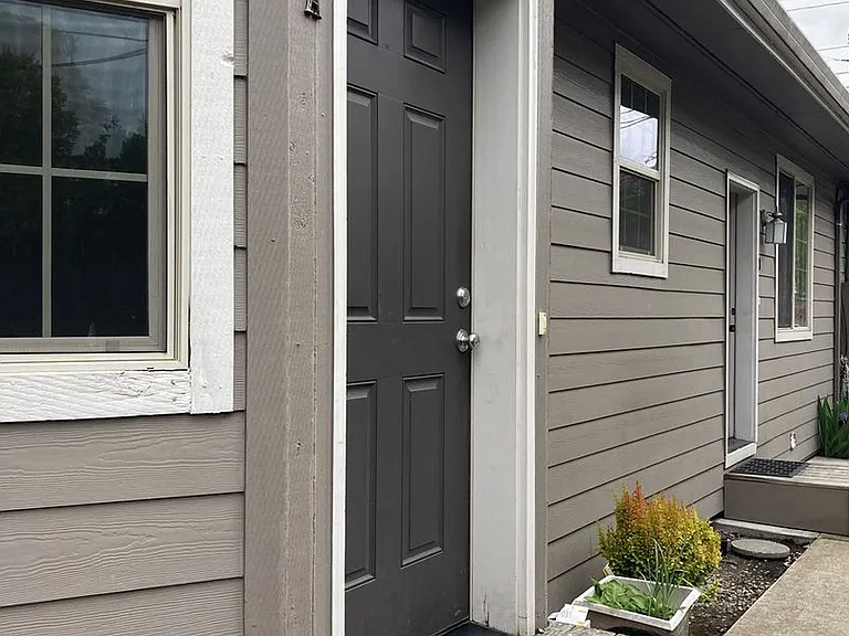 3324 SE 11th Ave — Photo 2