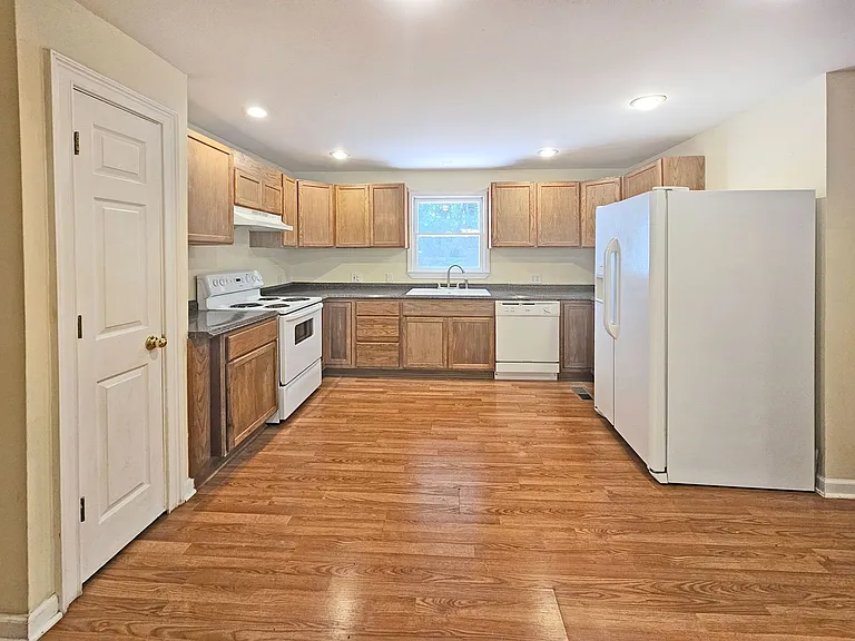 1653 Wildwood Rd NE — Photo 20