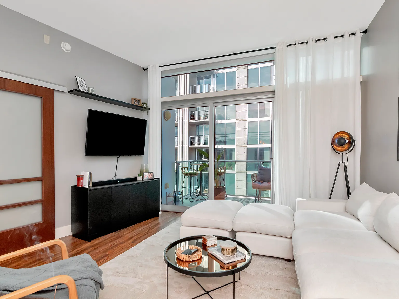 2 bed, 1134 sqft, $3,000 — Photo 3