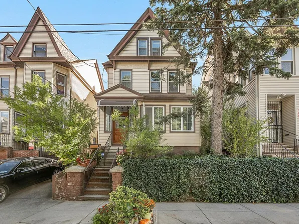 9 Van Corlear Pl, Bronx, NY 10463