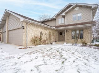 275 Georgetown Ave, Romeoville, IL 60446