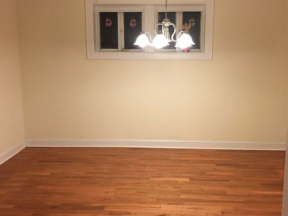 4th image of 149 Bentley Ave #402