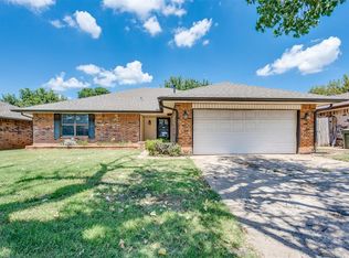 2713 Summerfield Dr, Edmond, OK 73012