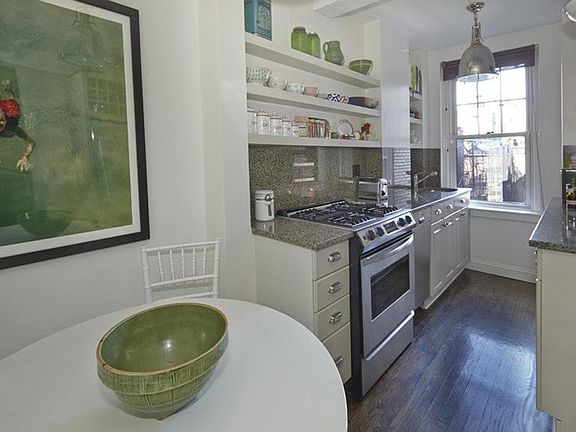 3rd image of 299 W 12th St APT 5K