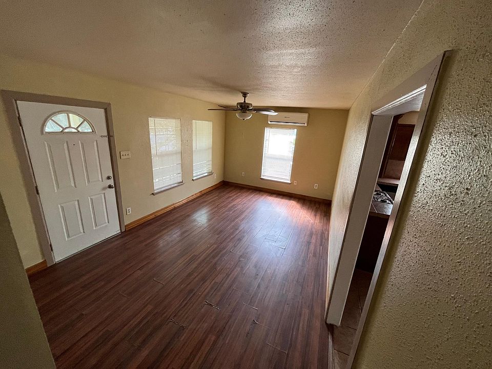 1st image of 106 Leora Ave