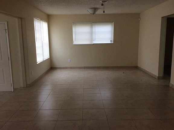 5th image of 19402 NW 23rd Ct