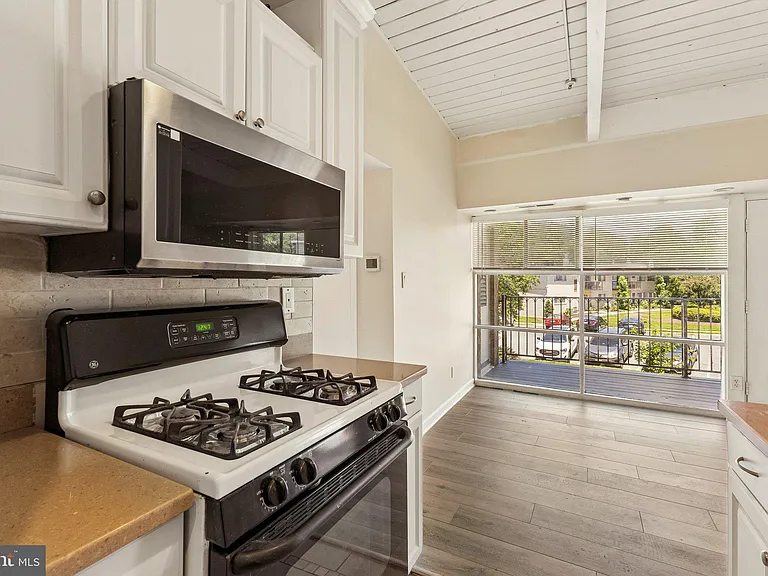 4901 Americana Dr #204 — Photo 7