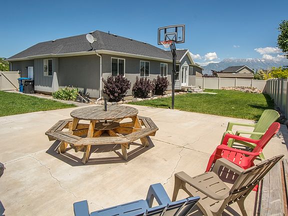 4th image of 551 W Tea Rose Ct