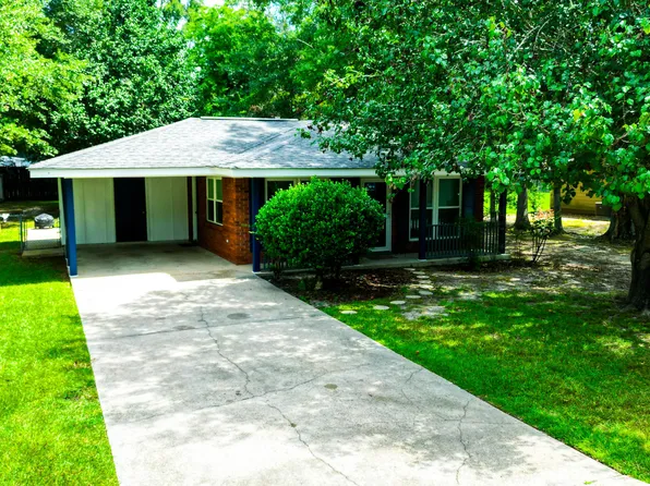 310 E Cherry Dr, Petal, MS 39465