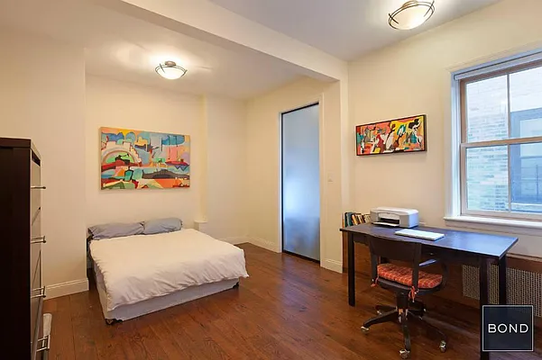 Sold by Bond New York | media 5