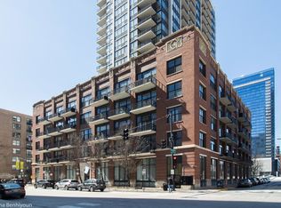 210 S Des Plaines St #702, Chicago, IL 60607