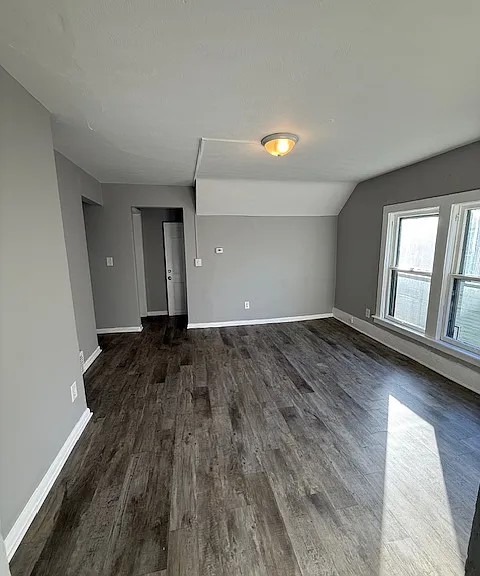 1826 Vanzee St #2 — Photo 9