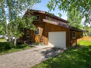209 Nevava St, Hot Sulphur Springs, CO 80451