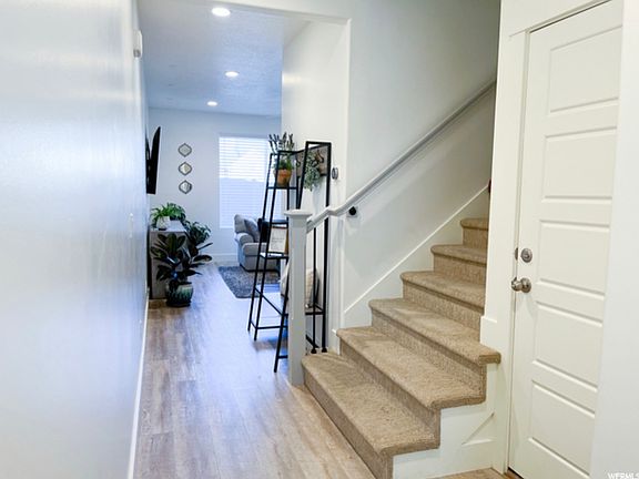 3rd image of 3962 N Aspen Ridge Way