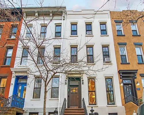 Sold by Dwell Residential Inc | media 21