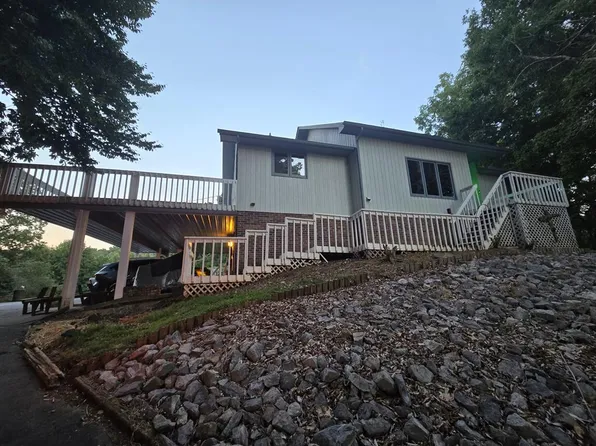 305 Whispering Woods Dr, Bluff City, TN 37618