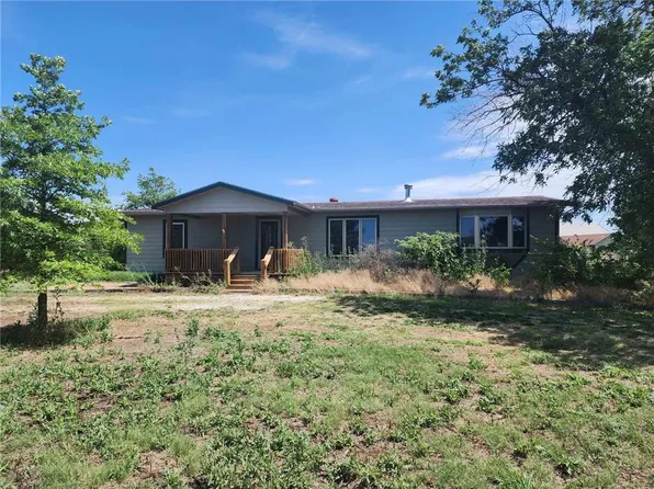 3616 NE 36th St, Newton, KS 67114