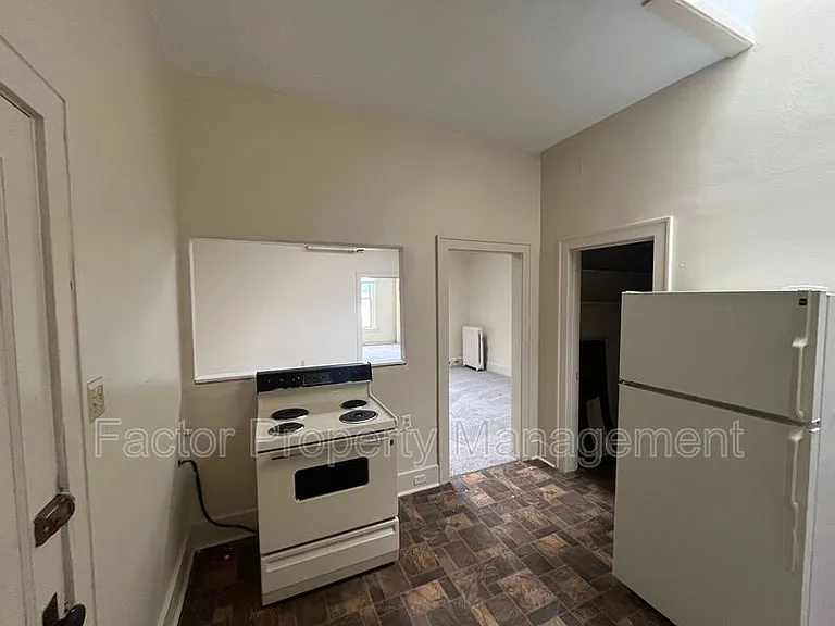 201 1/2 S Minnesota Ave #4 — Photo 4