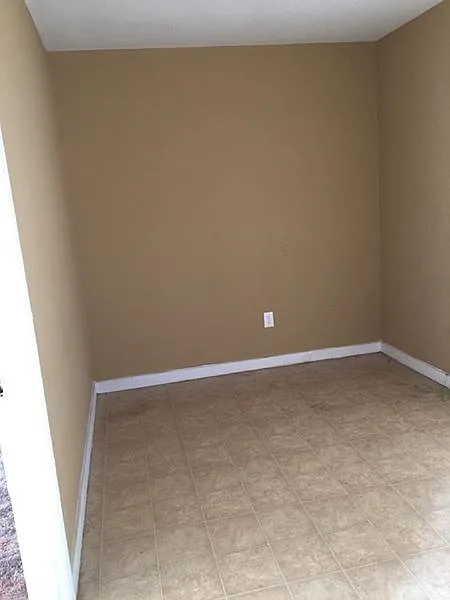 1330 Columbine — Photo 3
