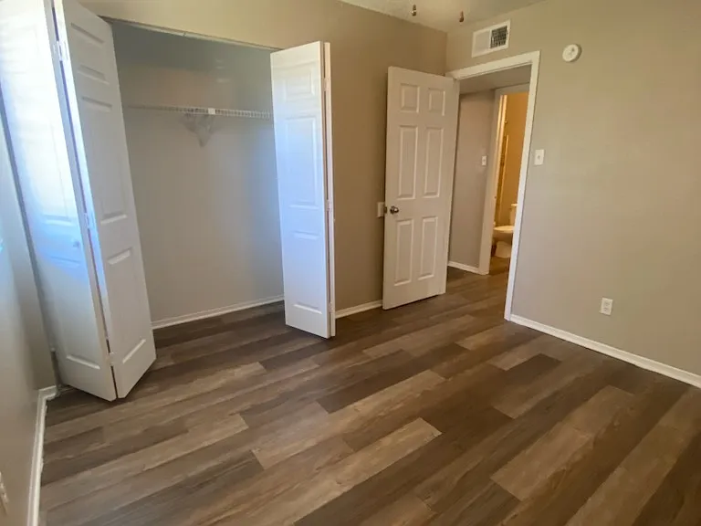 San Montego Apartments — Photo 12