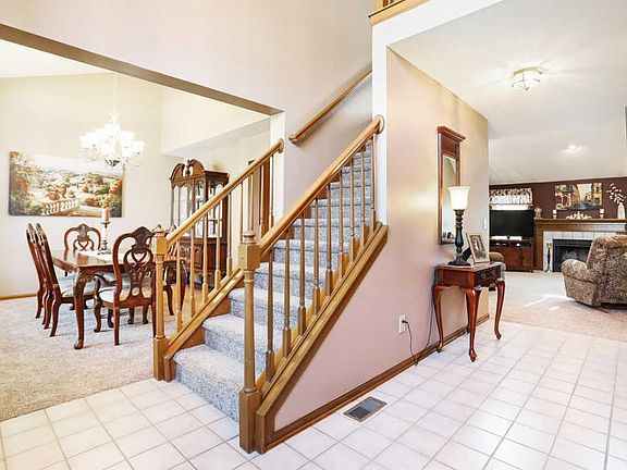 4th image of 4708 Clayburn Dr E