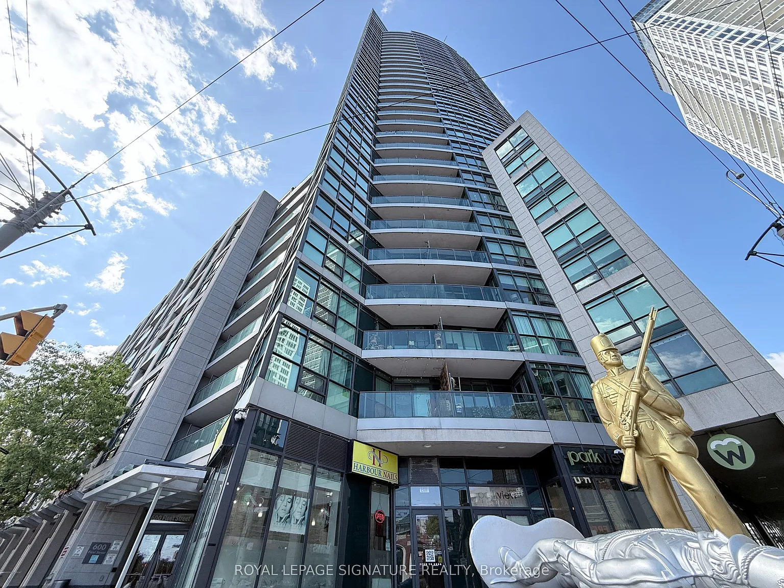 Malibu Condos At Harbourfront — Photo 1